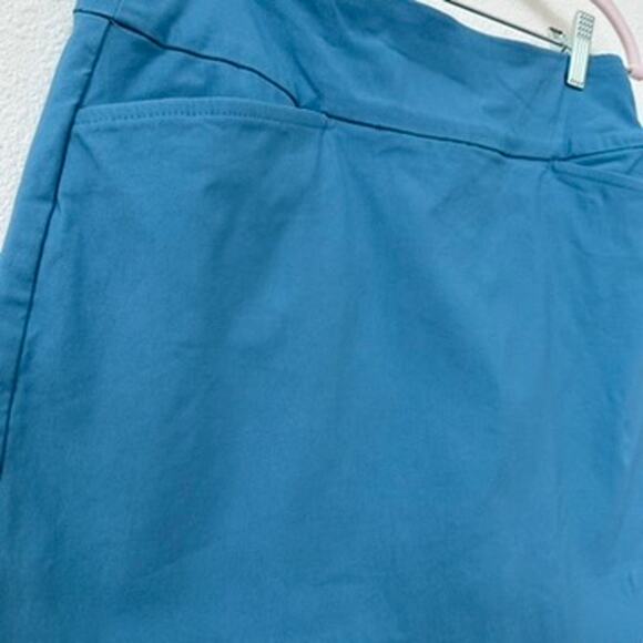 Swing Control Skirt with Built-In Shorts - Size 6 - Picture 2 of 7